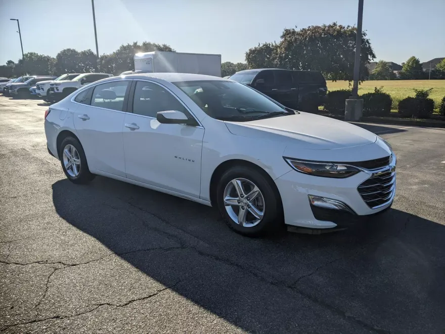 2024 Chevrolet Malibu LS photo 1