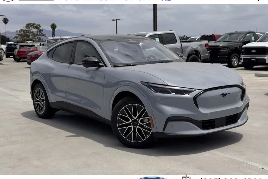 2025 Ford Mustang Mach-E Premium photo 1