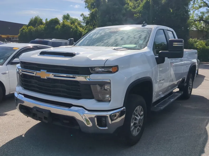 2024 Chevrolet Silverado 2500HD LT photo 1