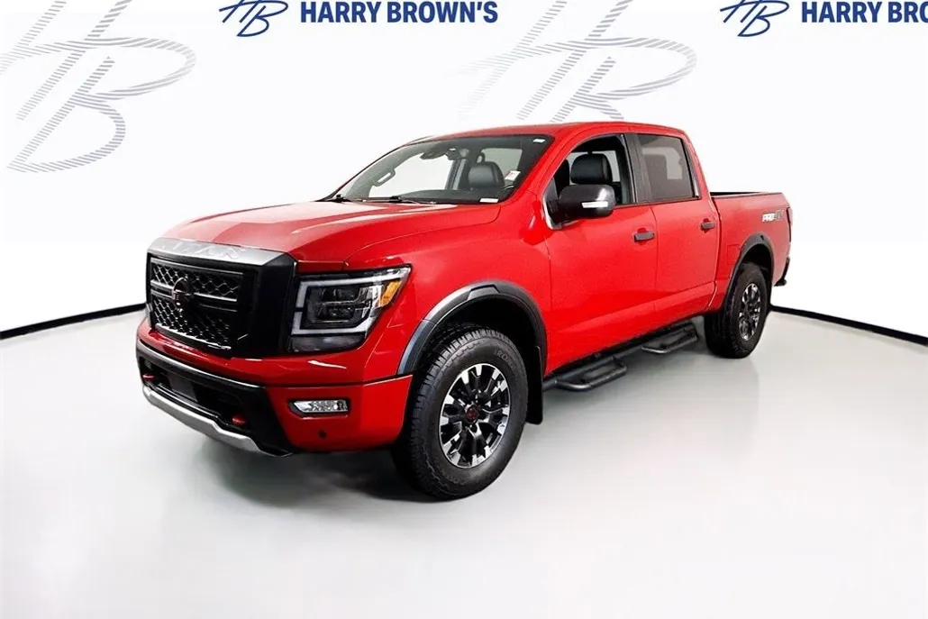 2023 Nissan Titan PRO-4X photo 1