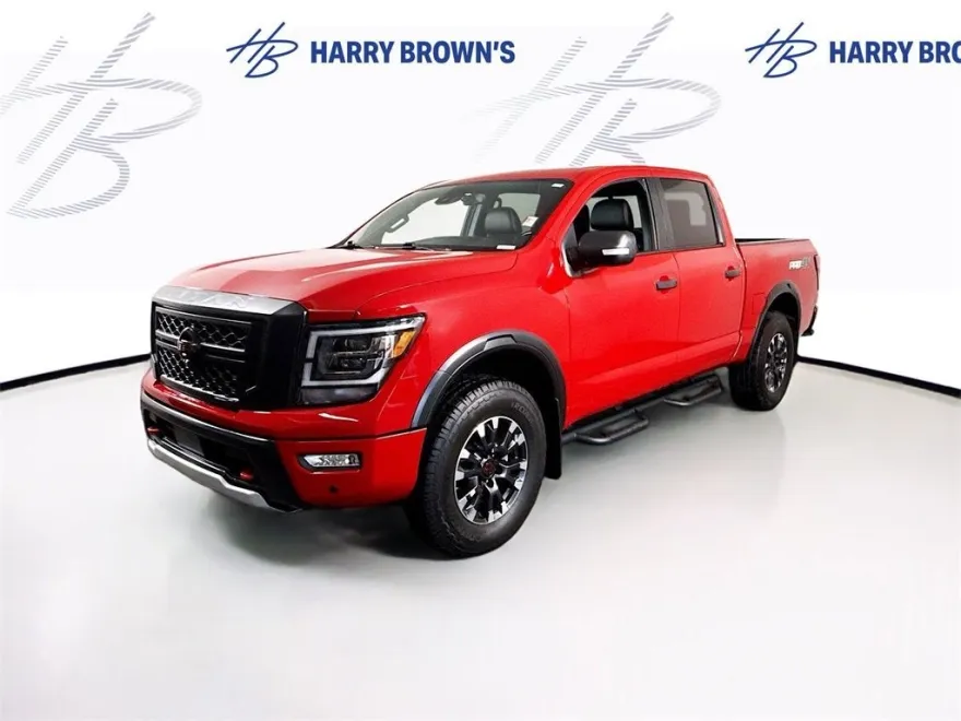 2023 Nissan Titan PRO-4X photo 1