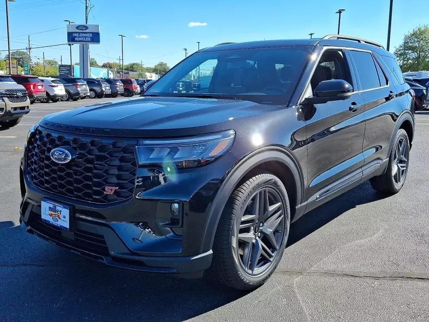 2025 Ford Explorer ST photo 1