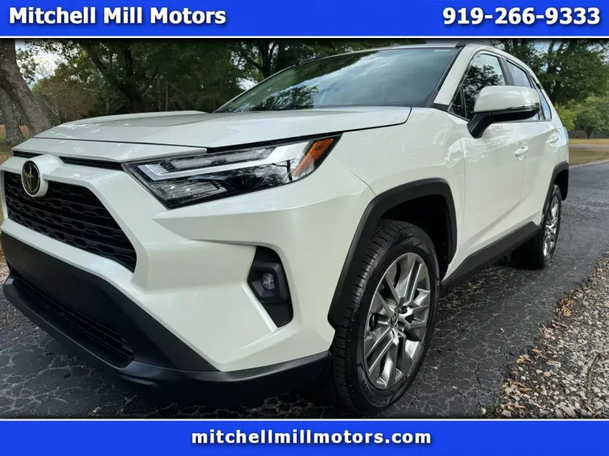 2022 Toyota RAV4 XLE Premium photo 1