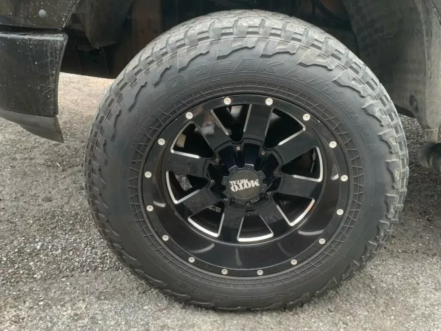 2004 Ford F-150 XLT photo 1