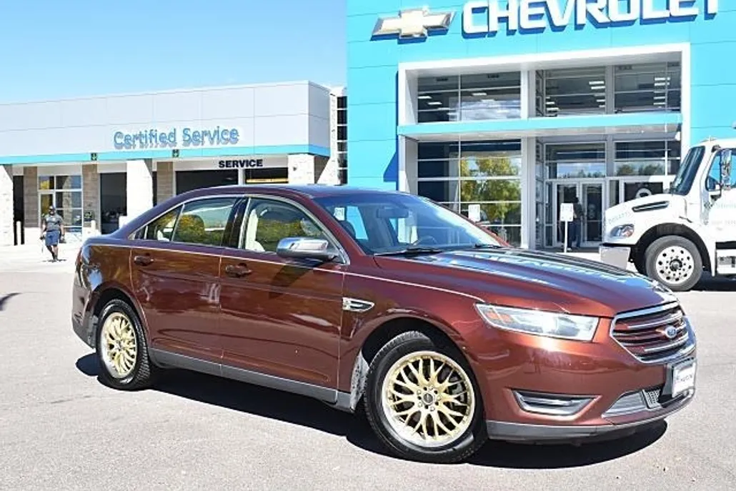 2015 Ford Taurus Limited photo 1