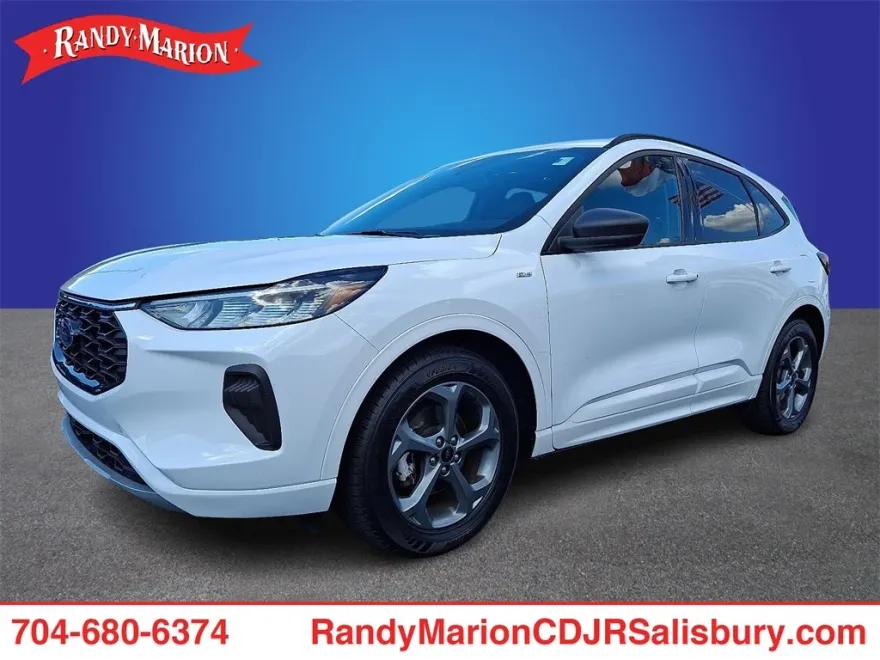 2023 Ford Escape ST-Line photo 1