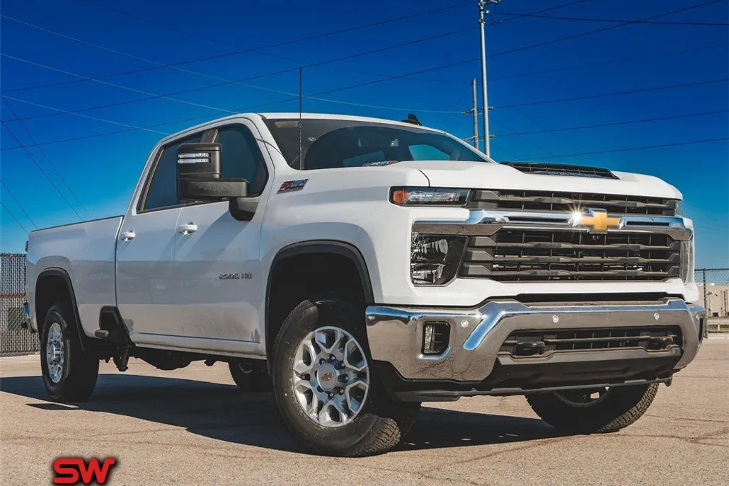 2025 Chevrolet Silverado 2500HD LT photo 1