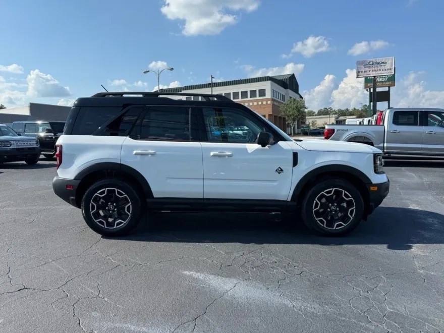 2025 Ford Bronco Sport Outer Banks photo 1