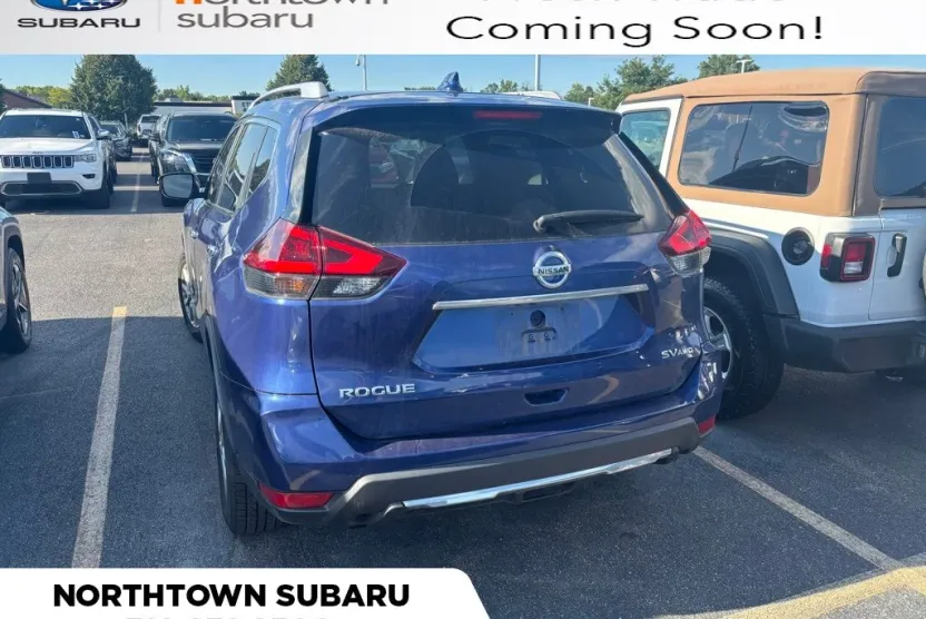 2018 Nissan Rogue SV photo 1