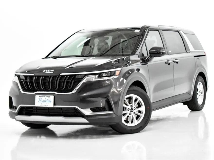 2024 Kia Carnival LX photo 1