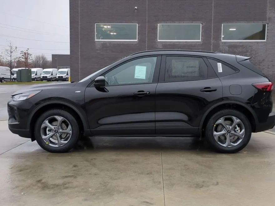 2025 Ford Escape Hybrid ST-Line Select photo 1