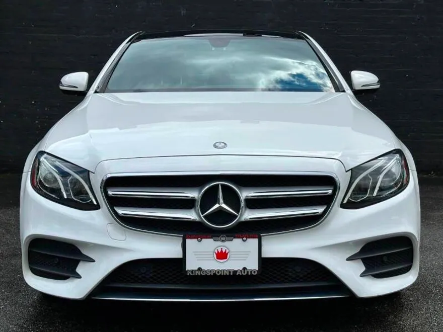 2018 Mercedes Benz E 300 4MATIC photo 1
