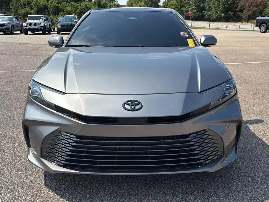 2025 Toyota Camry XLE photo 1