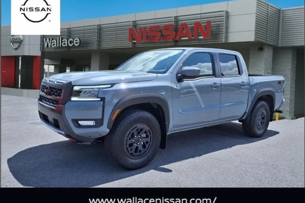 2025 Nissan Frontier PRO-4X photo 1
