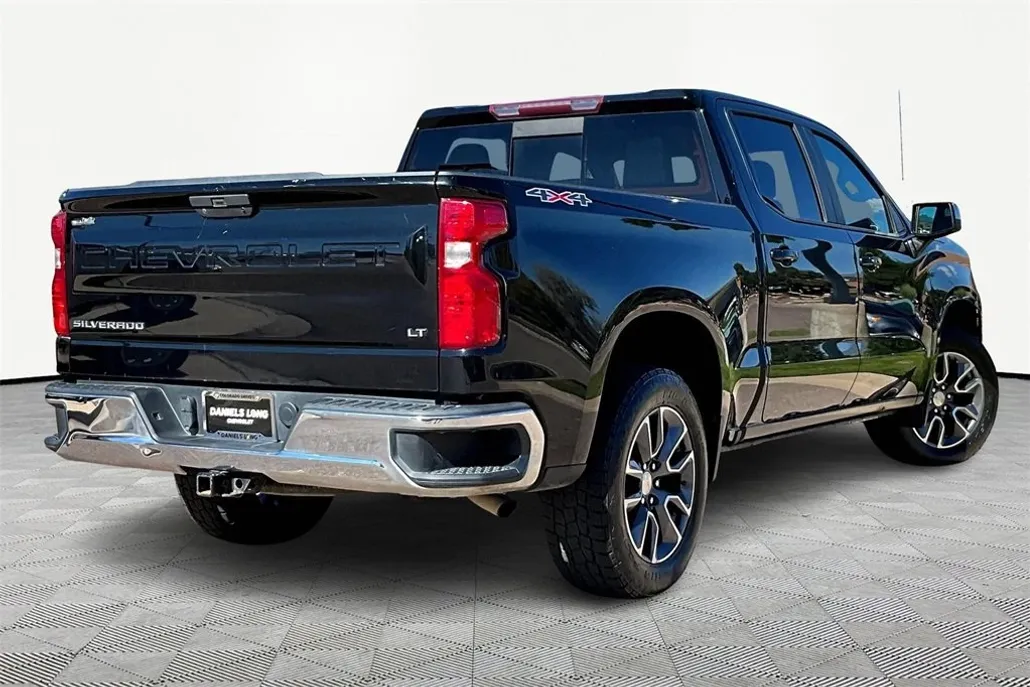 2020 Chevrolet Silverado 1500 LT photo 1