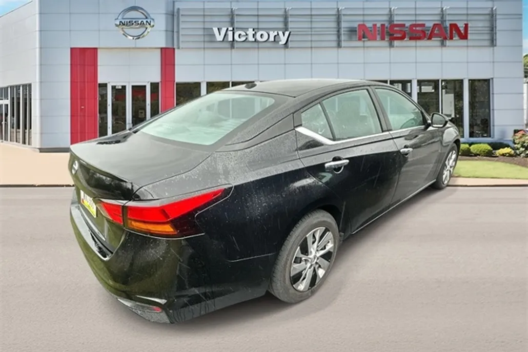 2019 Nissan Altima 2.5 S photo 1