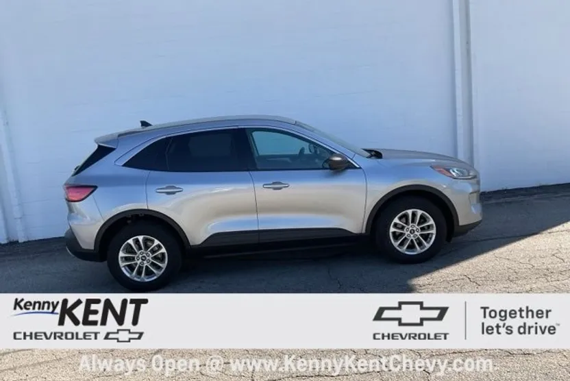 2022 Ford Escape SE photo 1