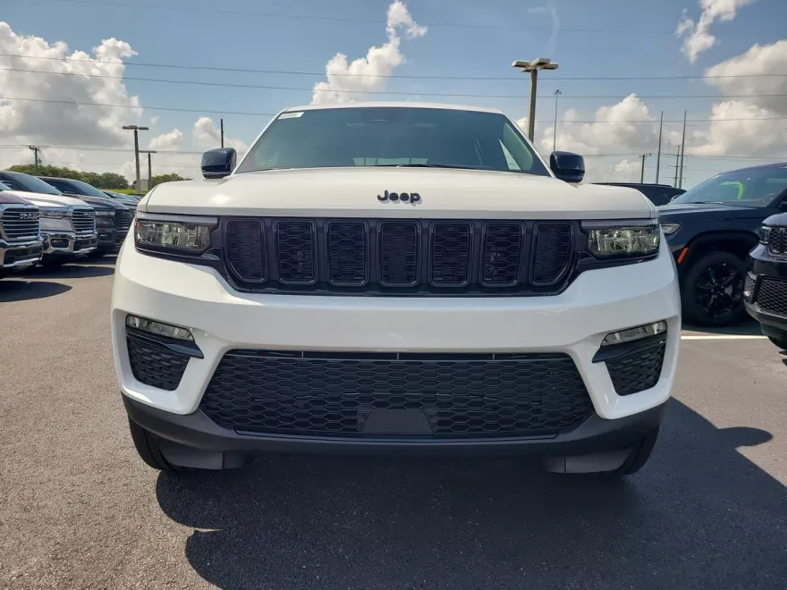 2025 Jeep Grand Cherokee Limited photo 1