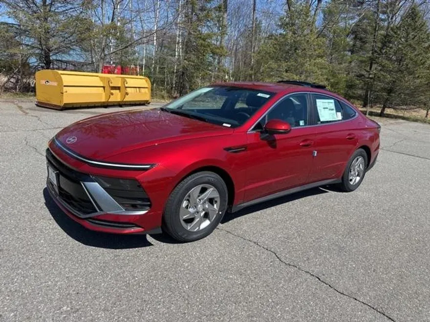 2025 Hyundai Sonata SE photo 1