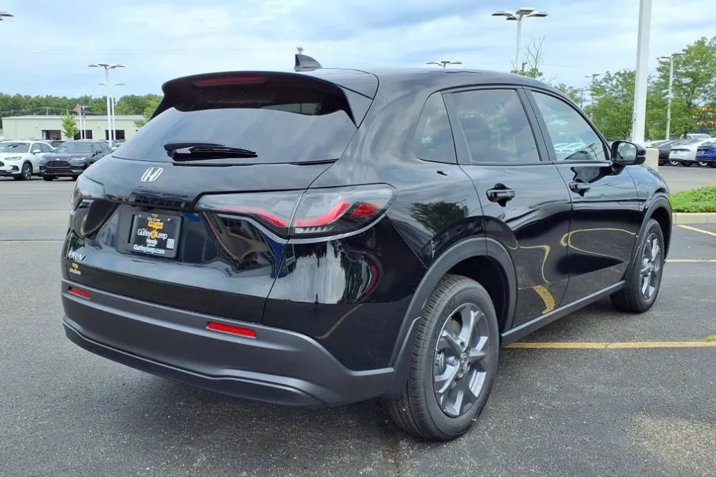2026 Honda HR-V LX photo 1