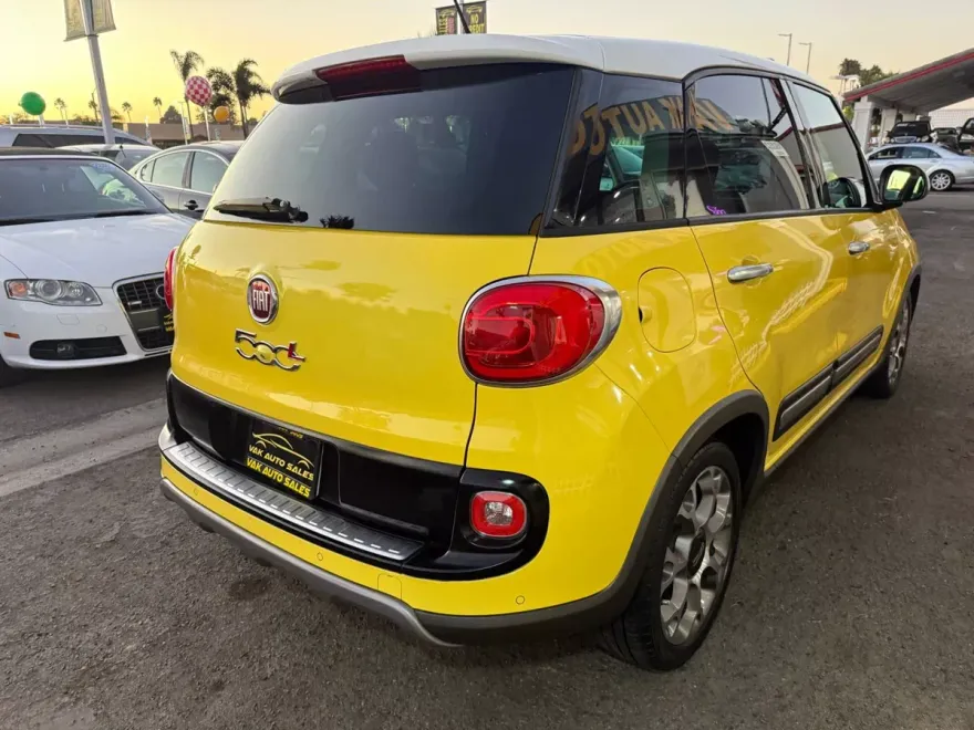 2014 Fiat 500L Trekking photo 1