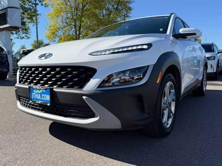 2023 Hyundai Kona SEL photo 1
