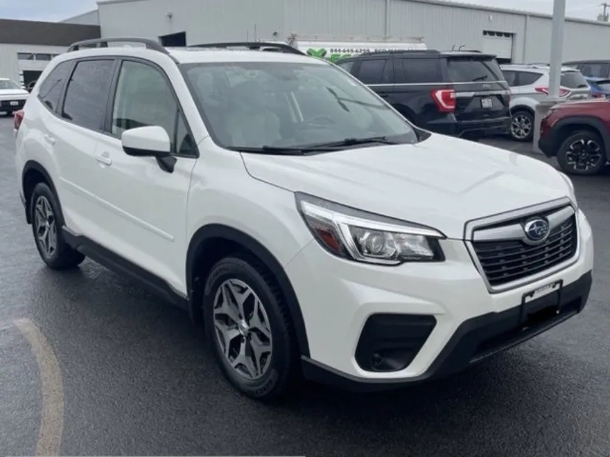 2019 Subaru Forester Premium photo 1