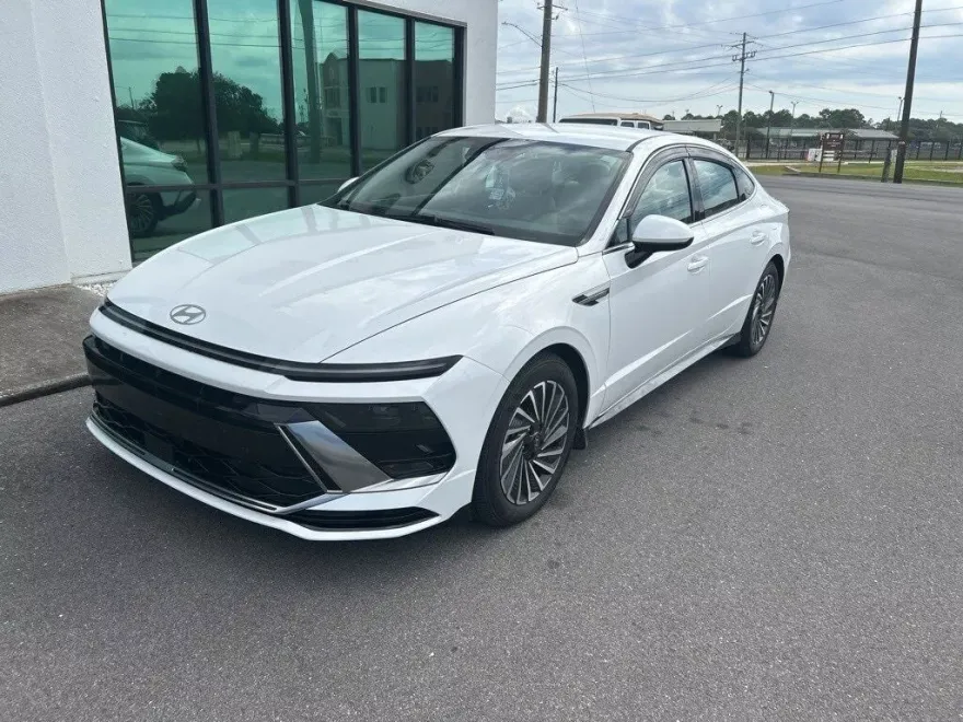 2024 Hyundai Sonata Hybrid SEL photo 1