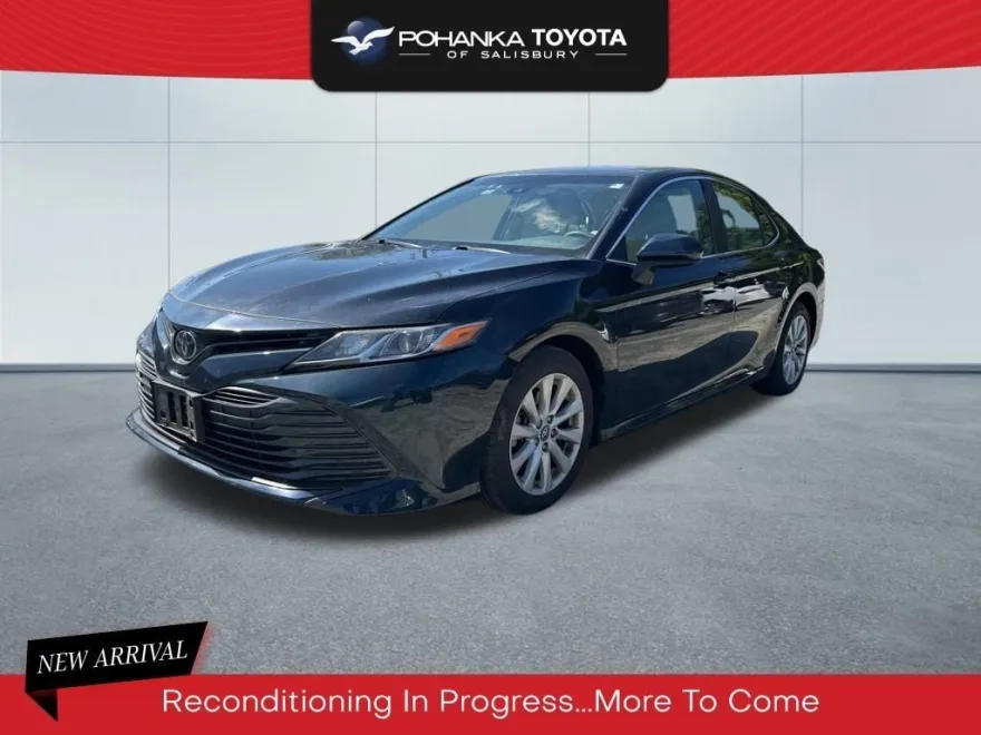 2018 Toyota Camry LE photo 1