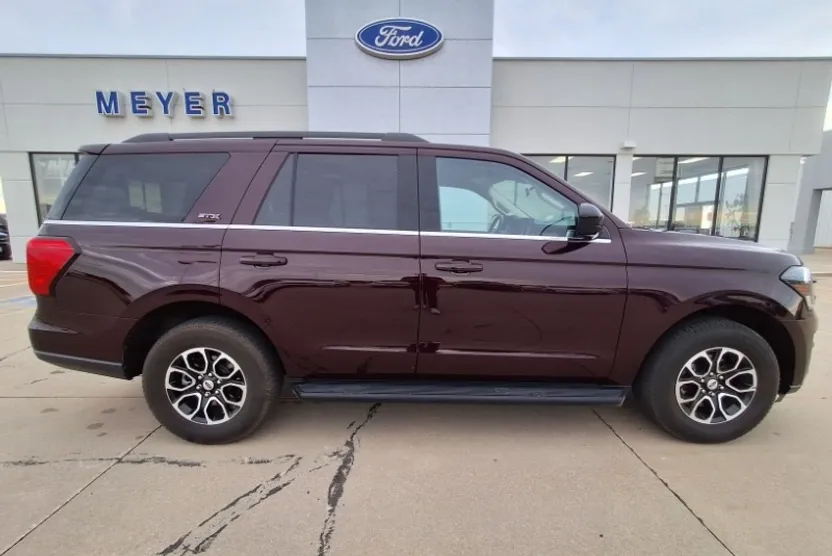 2024 Ford Expedition XL photo 1