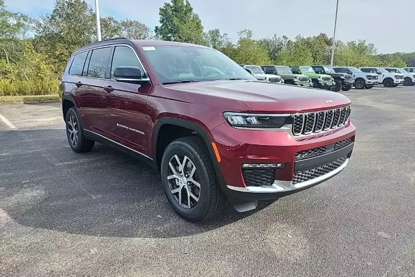 2025 Jeep Cherokee Limited photo 1