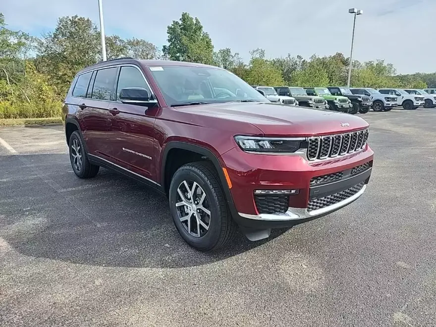 2025 Jeep Cherokee Limited photo 1