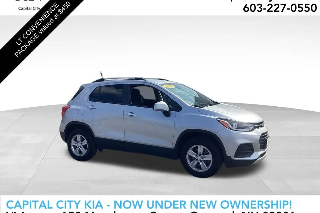 2022 Chevrolet Trax LT photo 1