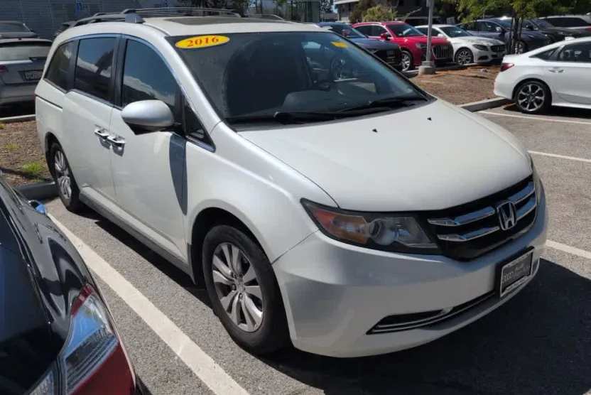 2016 Honda Odyssey EX-L photo 1