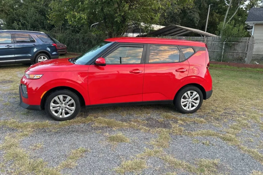 2020 Kia Soul LX photo 1