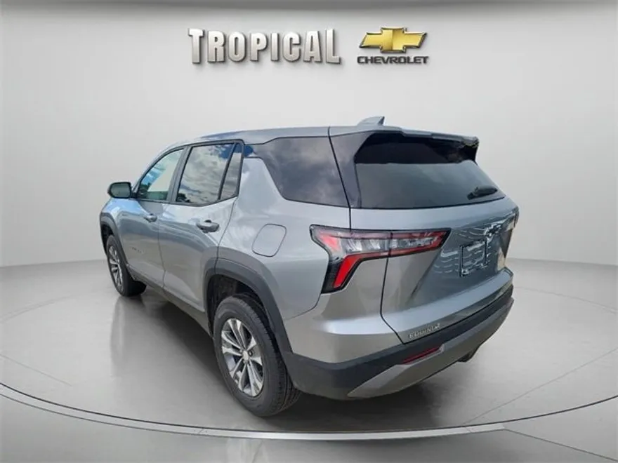 2026 Chevrolet Equinox LT photo 1