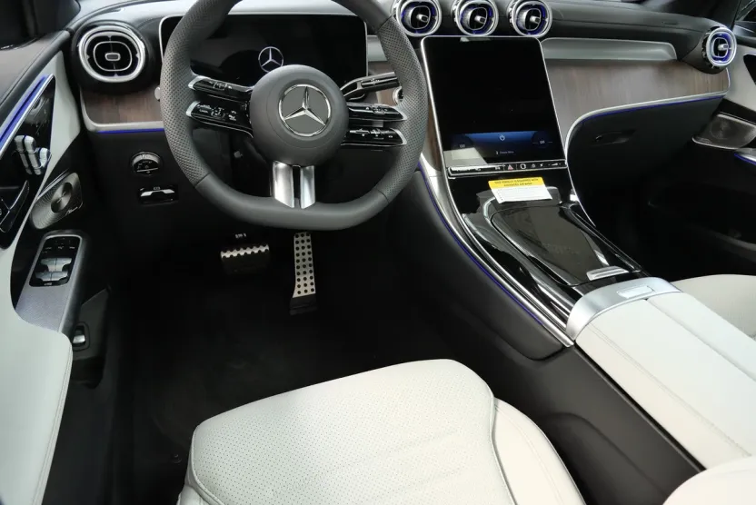 2026 Mercedes Benz GLC 300 4MATIC photo 1