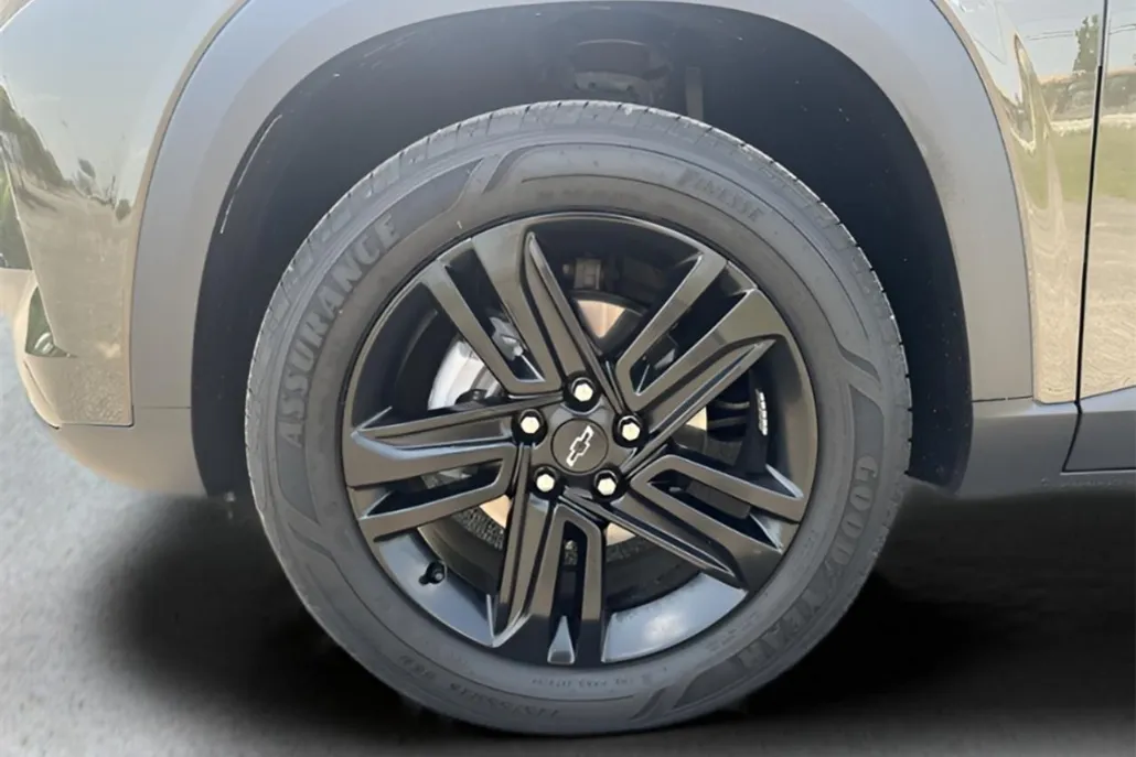 2024 Chevrolet Trax ACTIV photo 1