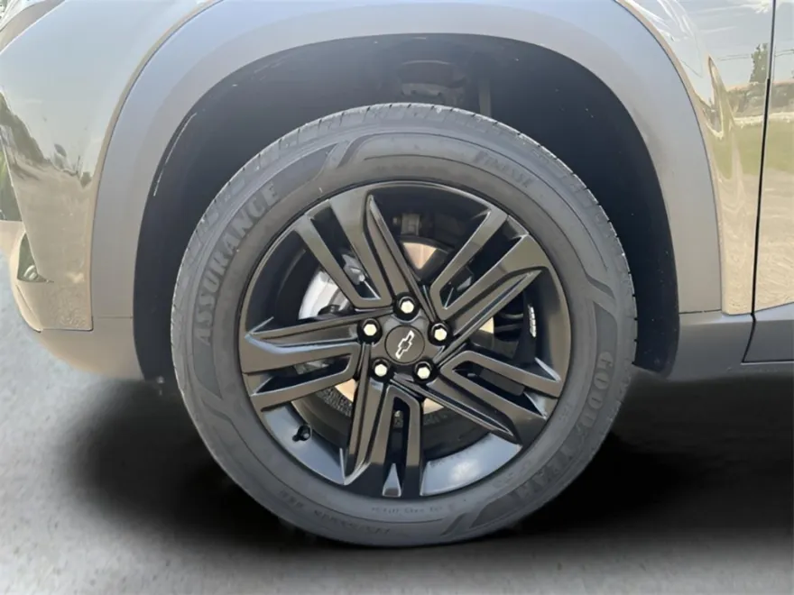 2024 Chevrolet Trax ACTIV photo 1