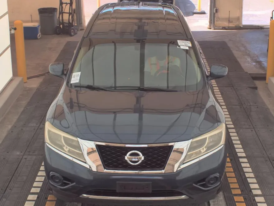 2013 Nissan Pathfinder S photo 1