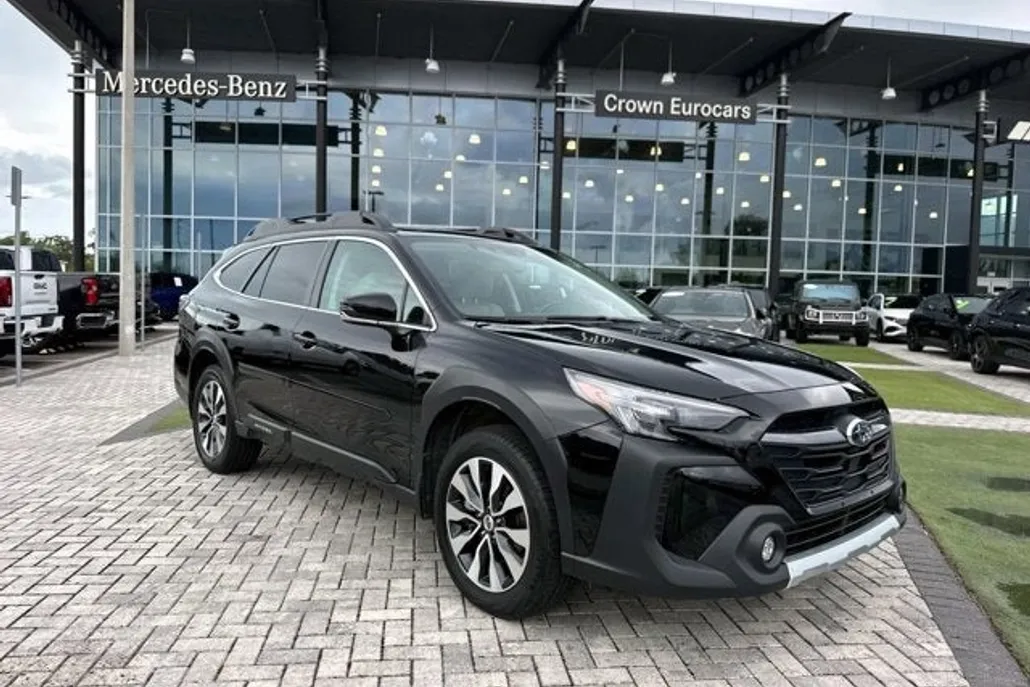 2023 Subaru Outback Limited XT photo 1