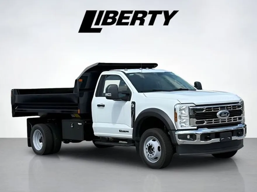 2025 Ford F-550 photo 1