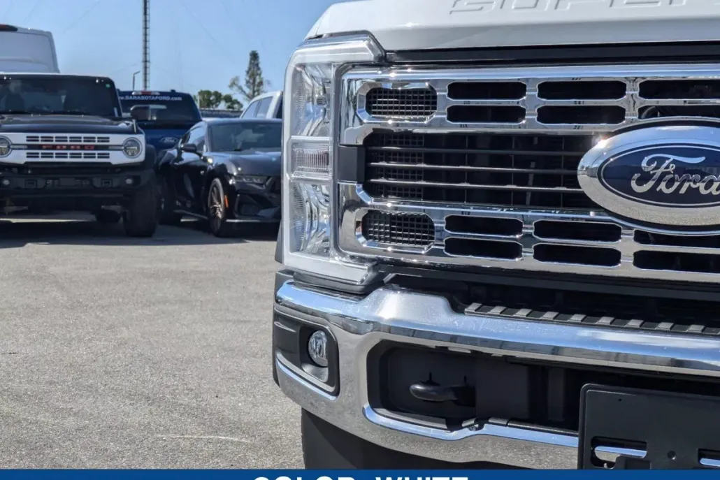 2025 Ford F-450 photo 1