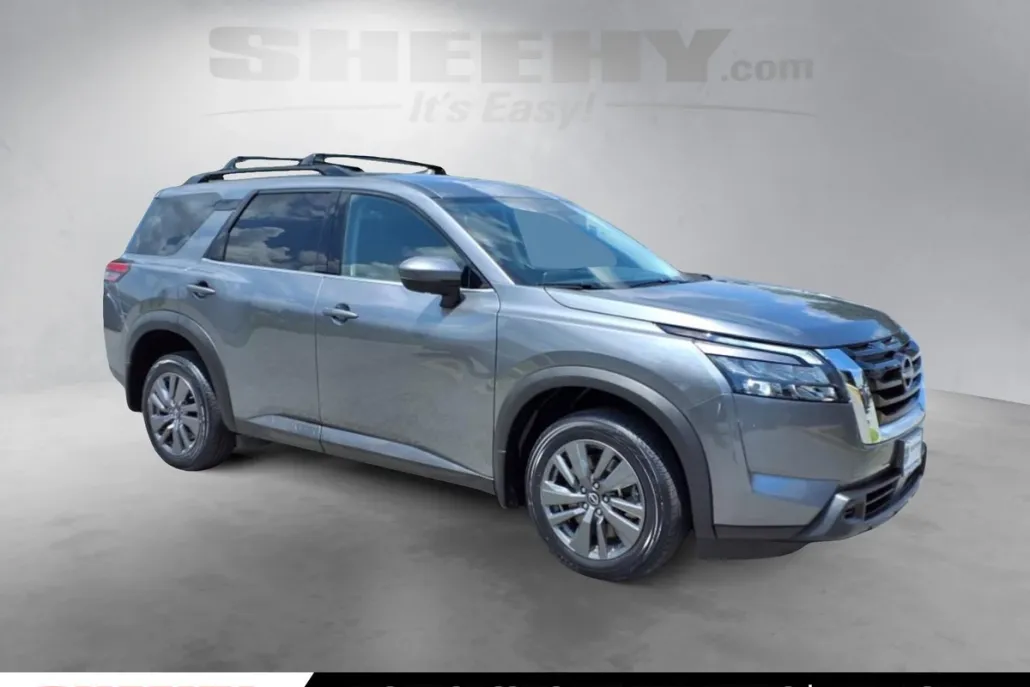 2023 Nissan Pathfinder SV photo 1