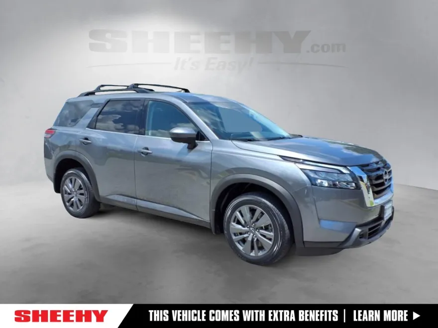 2023 Nissan Pathfinder SV photo 1