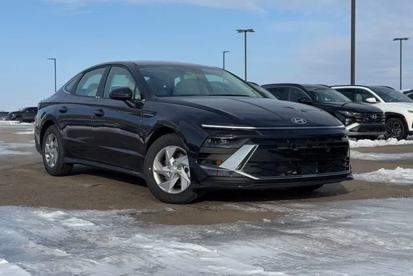 2025 Hyundai Sonata SE photo 1