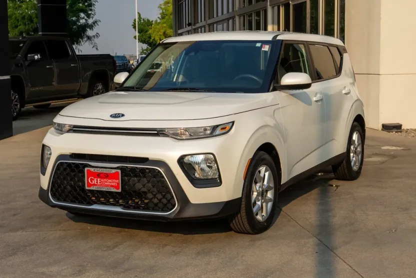 2021 Kia Soul S photo 1
