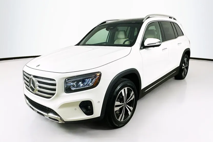 2025 Mercedes Benz GLB 250 4MATIC photo 1