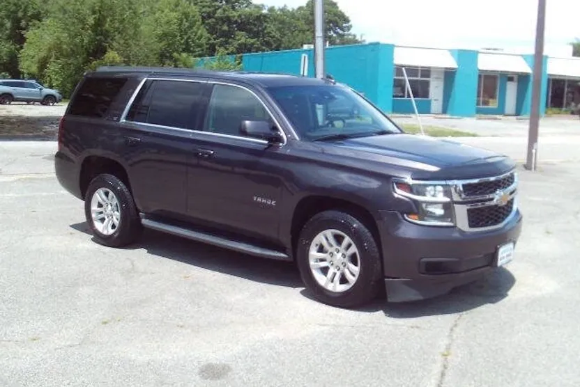 2016 Chevrolet Tahoe LT photo 1