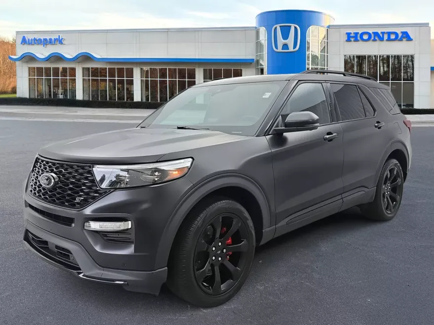 2023 Ford Explorer ST photo 1